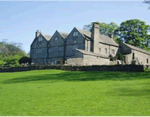 Self catering breaks at Braithwaite Hall Apartment in Leyburn, North Yorkshire