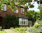 Self catering breaks at Gardeners Cottage in West Ayton, North Yorkshire