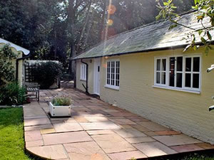 Self catering breaks at The Cottage in Dunwich, Suffolk Self catering breaks at The Cottage in Dunwich, Suffolk