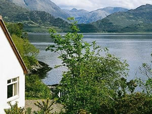 Self catering breaks at Shoreside in Inverinate, Ross-shire Self catering breaks at Shoreside in Inverinate, Ross-shire