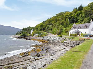 Self catering breaks at Aros in Glaick, Ross-shire Self catering breaks at Aros in Glaick, Ross-shire