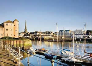Self catering breaks at Rabbie Burns in Ayr, Ayrshire Self catering breaks at Rabbie Burns in Ayr, Ayrshire