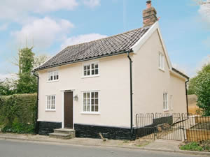 Self catering breaks at Woodlands in Hoxne, Suffolk Self catering breaks at Woodlands in Hoxne, Suffolk