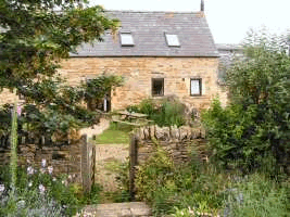 Self catering breaks at Blackpitt Farm Holiday Cottages in Stow-on-the-Wold, Gloucestershire