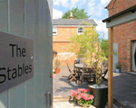 Self catering breaks at Backlodge Stables in Stratford-upon-Avon, Warwickshire