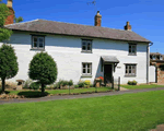 Self catering breaks at Elmhurst Cottage in Lower Quinton, Gloucestershire