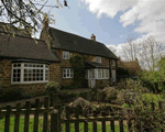 Self catering breaks at Hillside Cottage in Swerford, Oxfordshire
