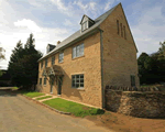 Self catering breaks at Kites Gate Cottage in Kingham, Oxfordshire