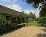 Self catering breaks at Lakeside House in Fossebridge, Gloucestershire