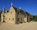 Self catering breaks at Peewit House in Barton-on-the-Heath, Gloucestershire