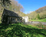 Self catering breaks at Peters Nest Cottage in Owlpen, Gloucestershire