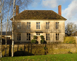 Self catering breaks at Yew Tree Farmhouse in Hannington Wick, Gloucestershire