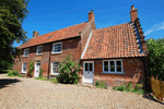 Self catering breaks at Well Cottage in Hindolveston, Norfolk