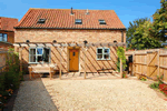 Self catering breaks at Potters Barn in Dersingham, Norfolk