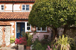 Self catering breaks at Bluebell Cottage in Burnham Market, Norfolk