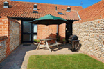 Self catering breaks at Hitchens Cottage in Happisburgh, Norfolk